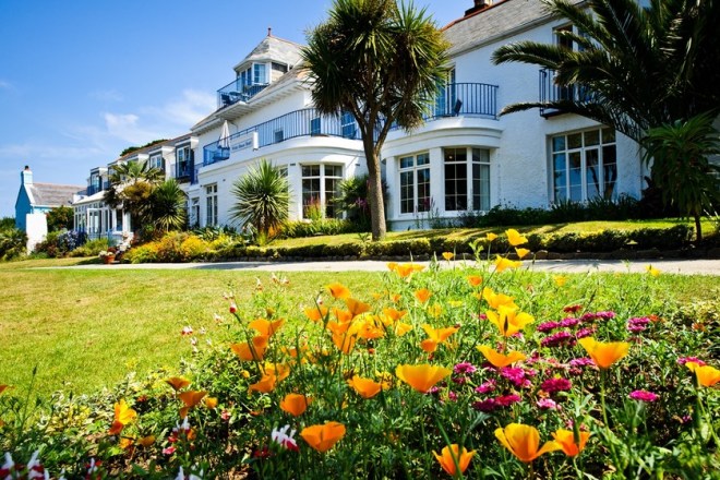 3 - Fig 03 White House Hotel